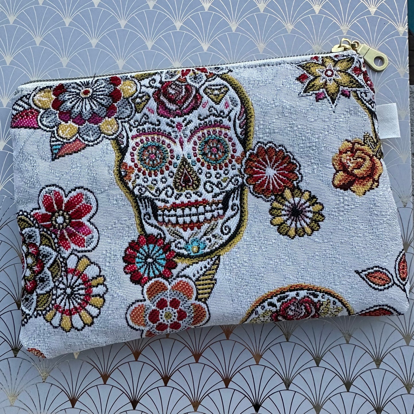 Pochette Cristobal fond blanc