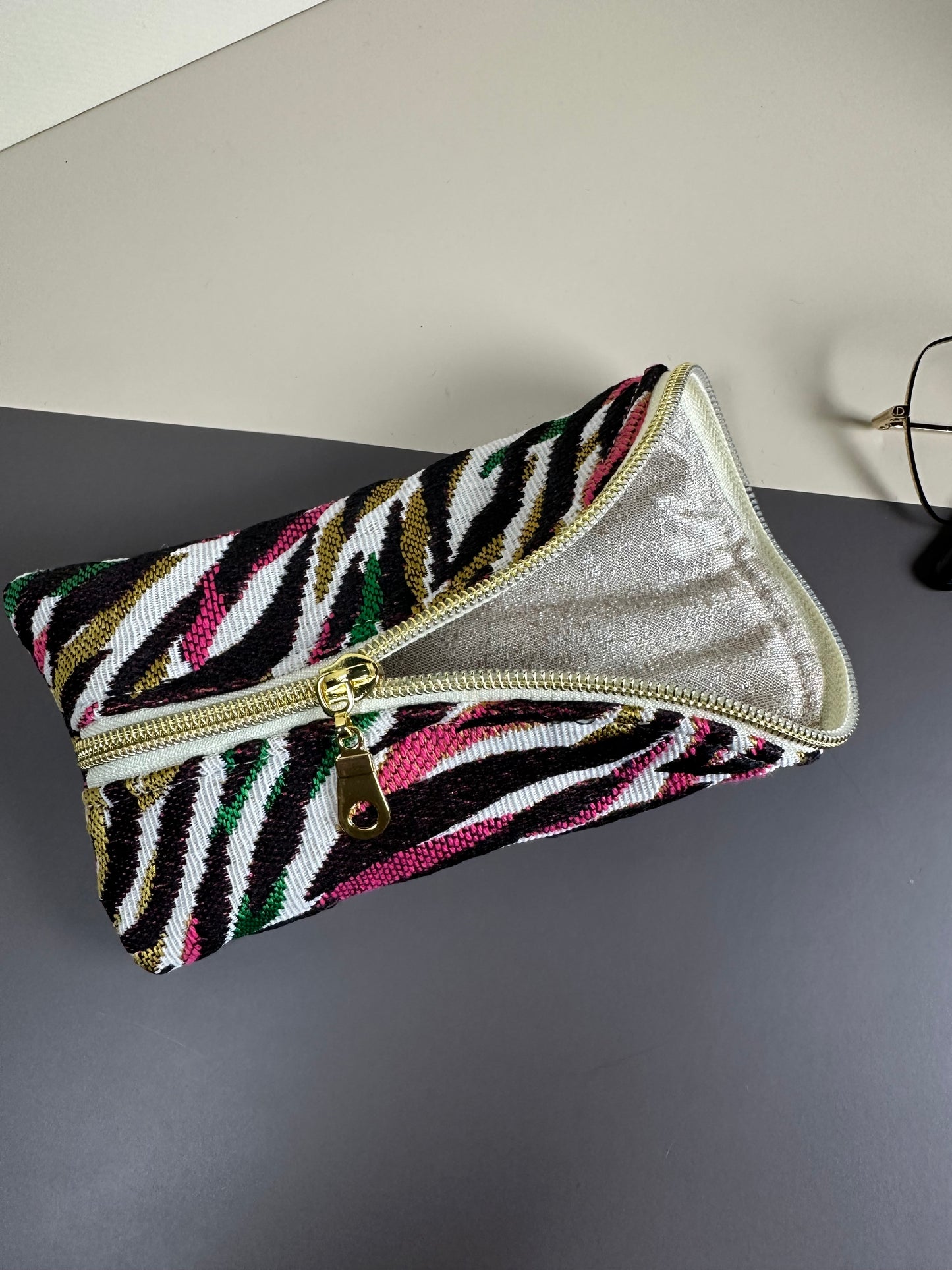 Trousse berlingot zébrée