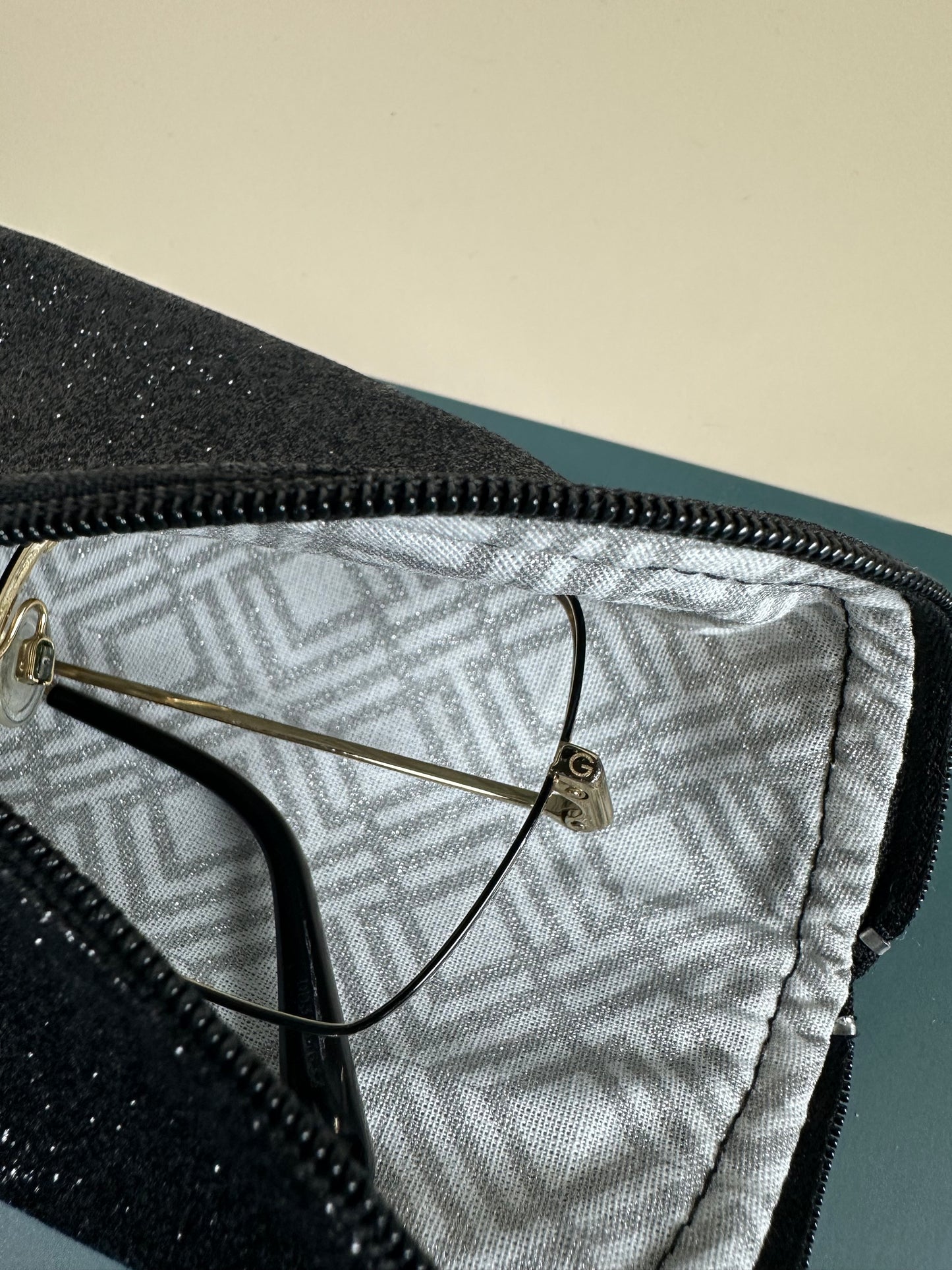 Trousse berlingot noir pailleté