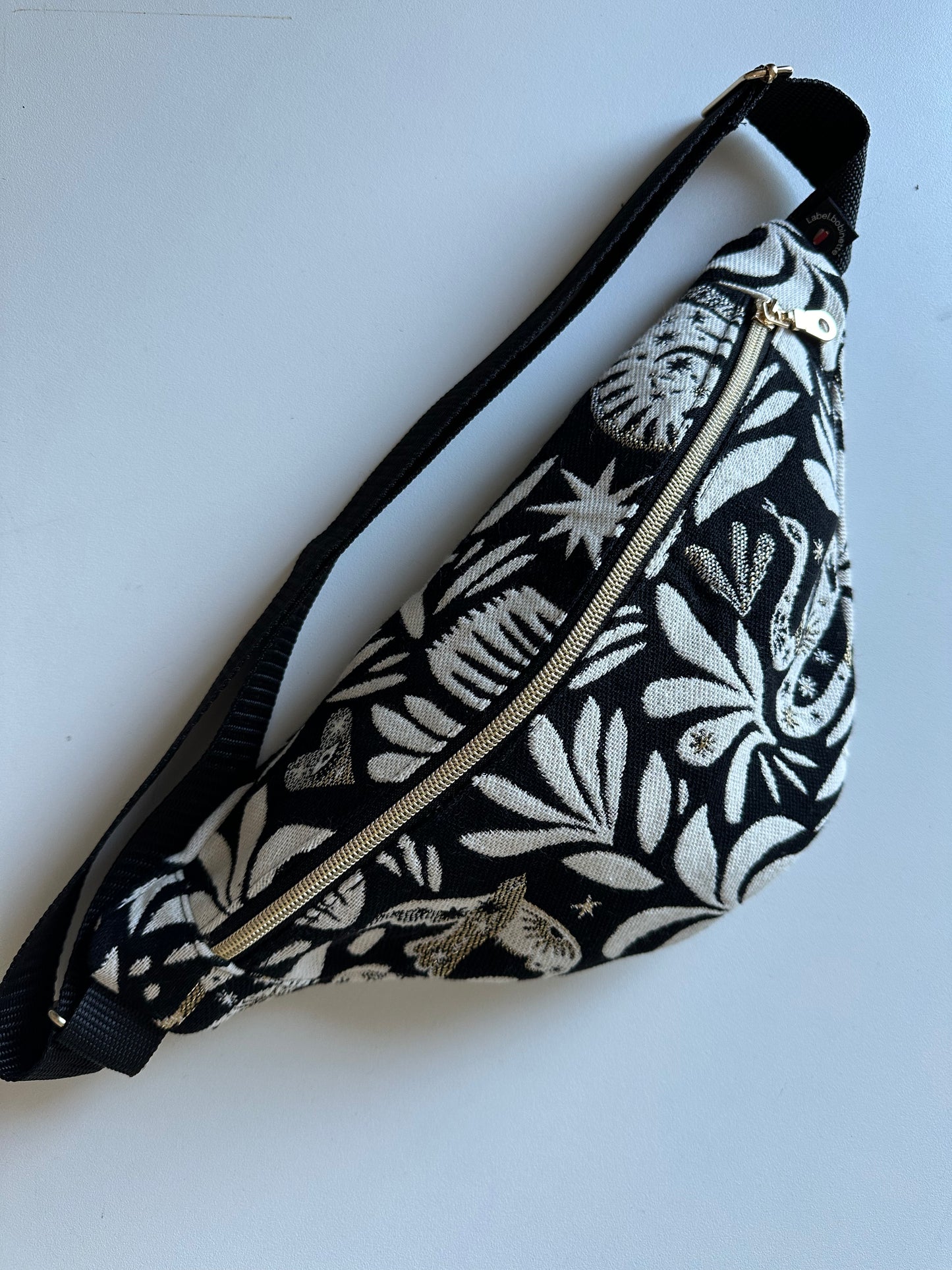 Sac banane M Mystic fond Noir (oiseau)