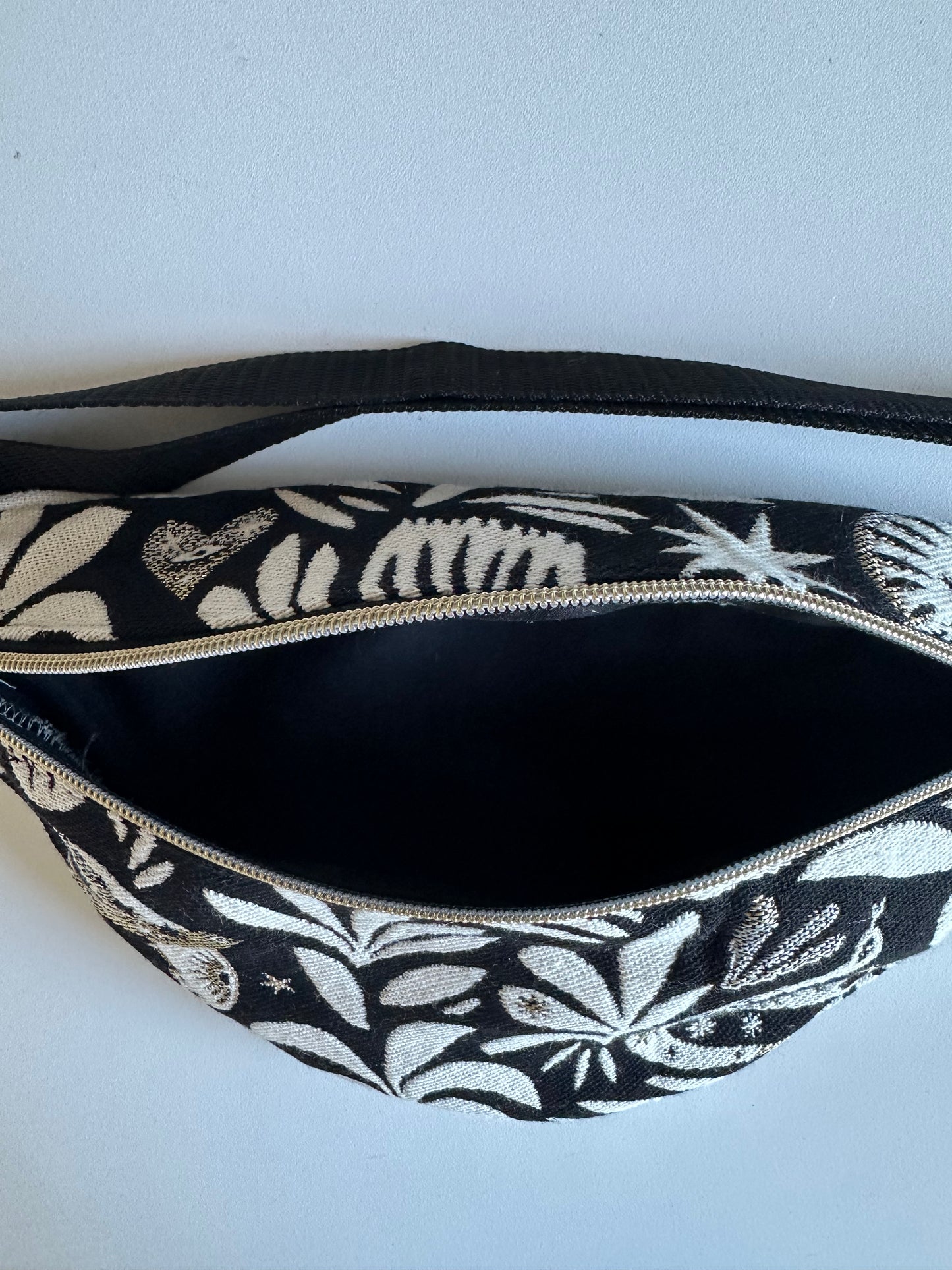 Sac banane M Mystic fond Noir (oiseau)