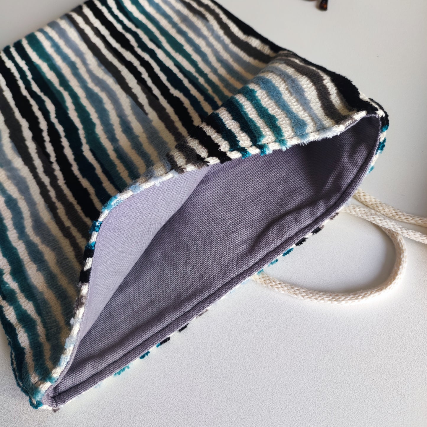 Pochette à livre graphique Bleue