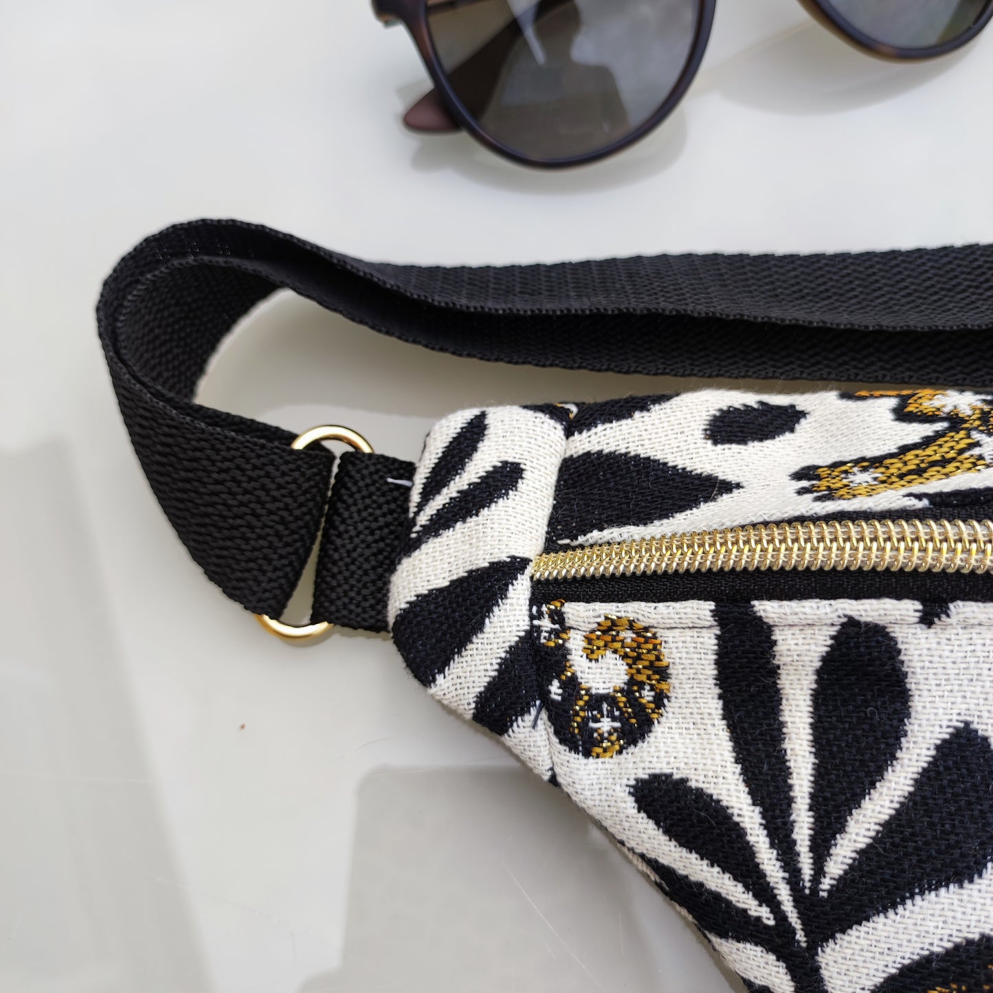 Sac Banane Mystic Noir et Or sangle Noire