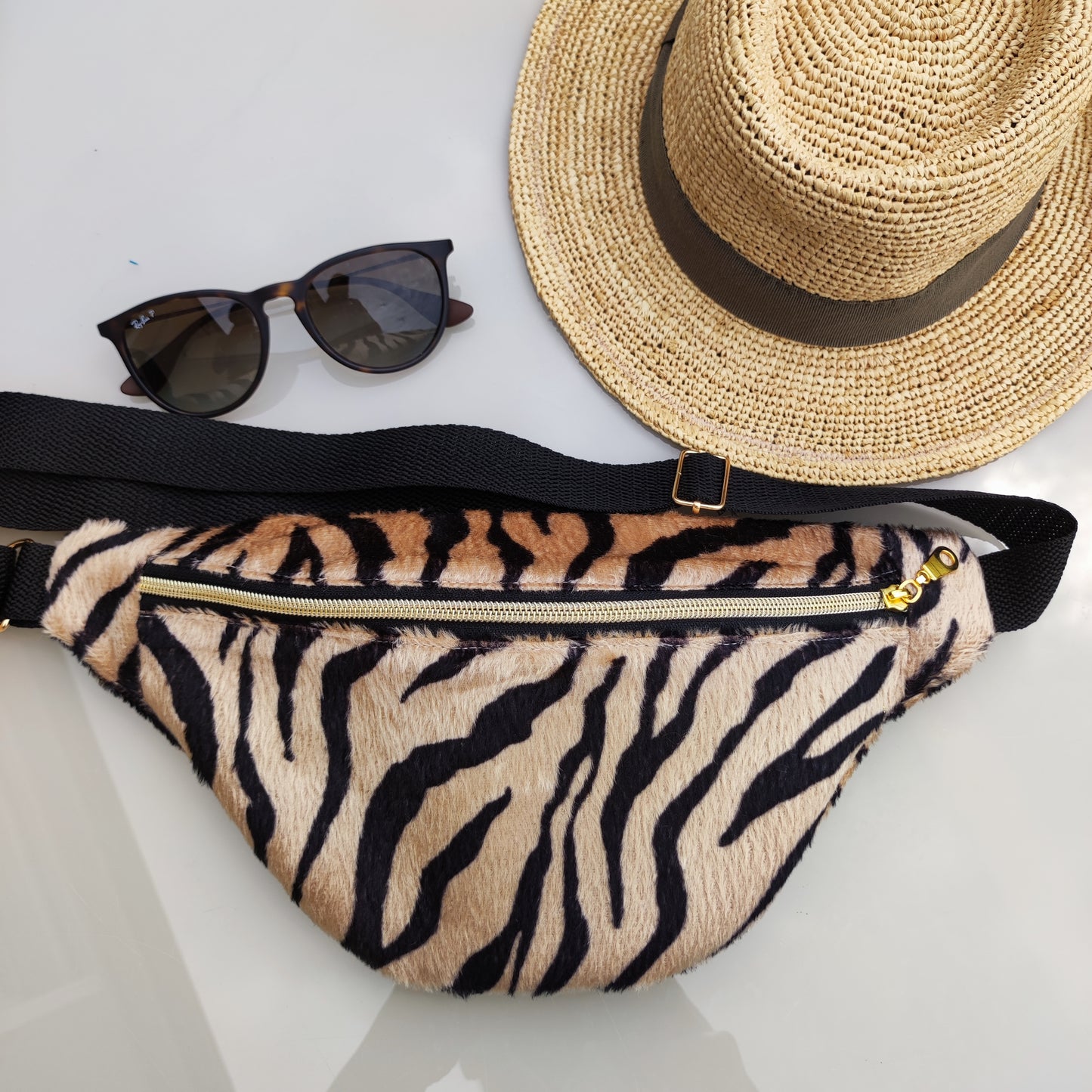 Sac banane M zèbre fausse fourrure