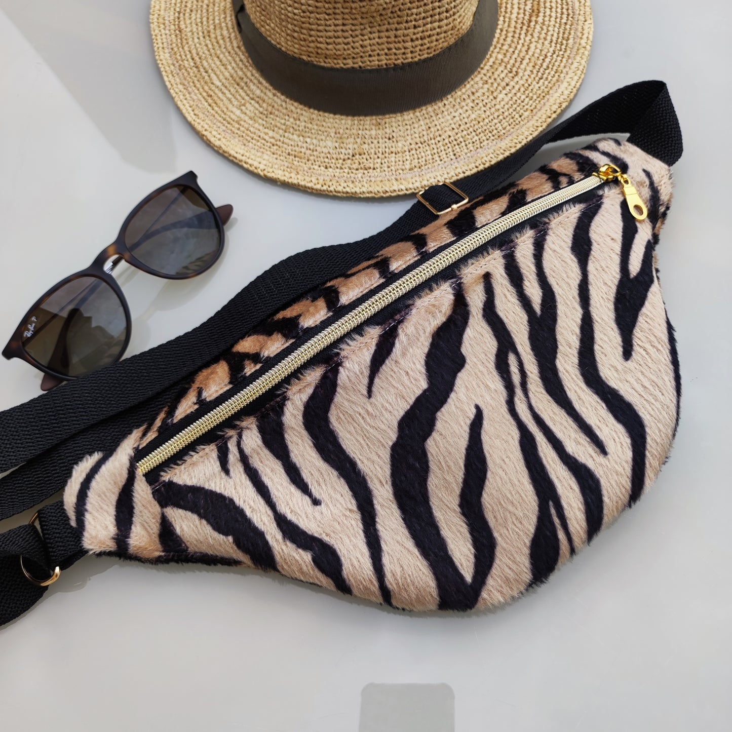 Sac banane M zèbre fausse fourrure