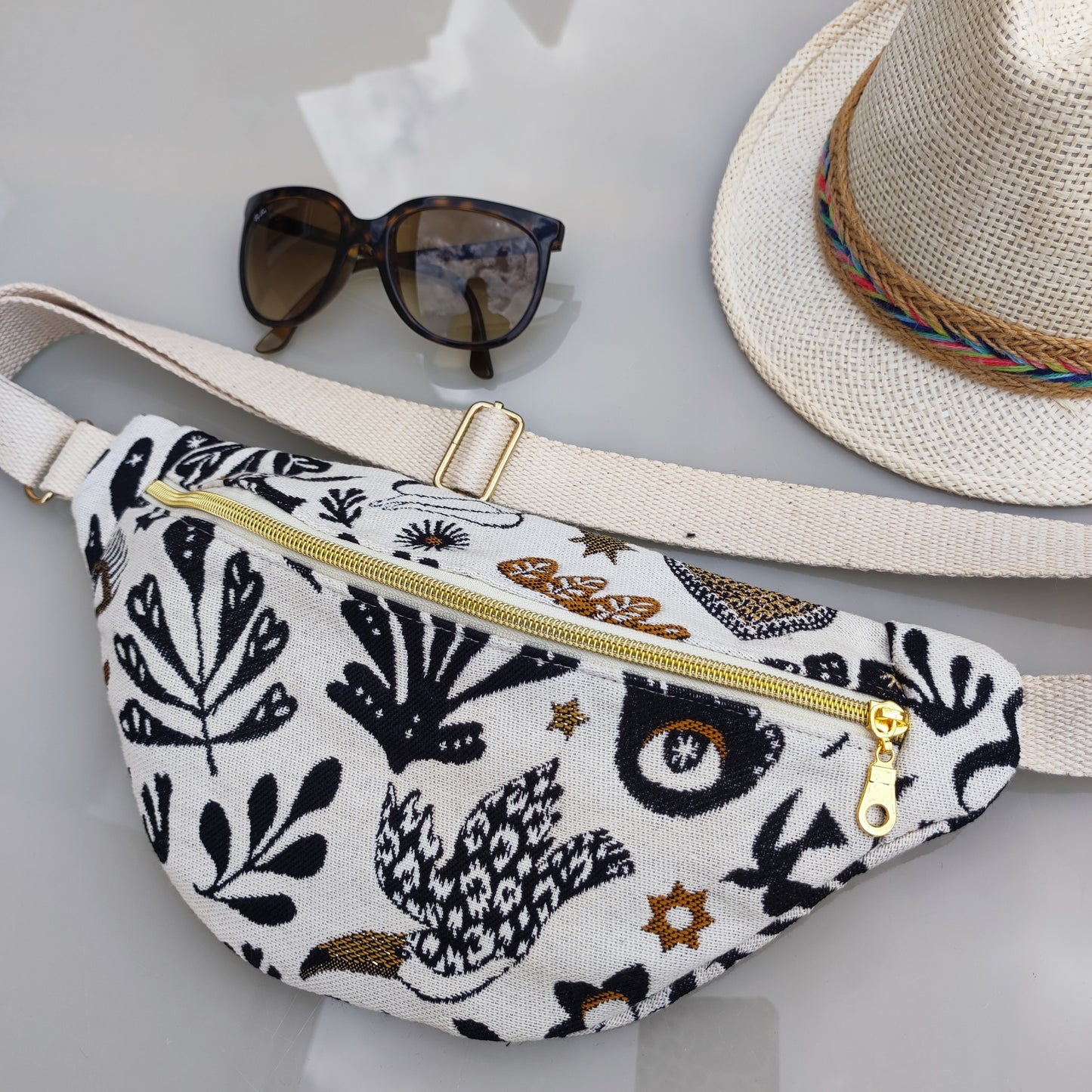 Sac Banane Mage Noir et Or sangle écru