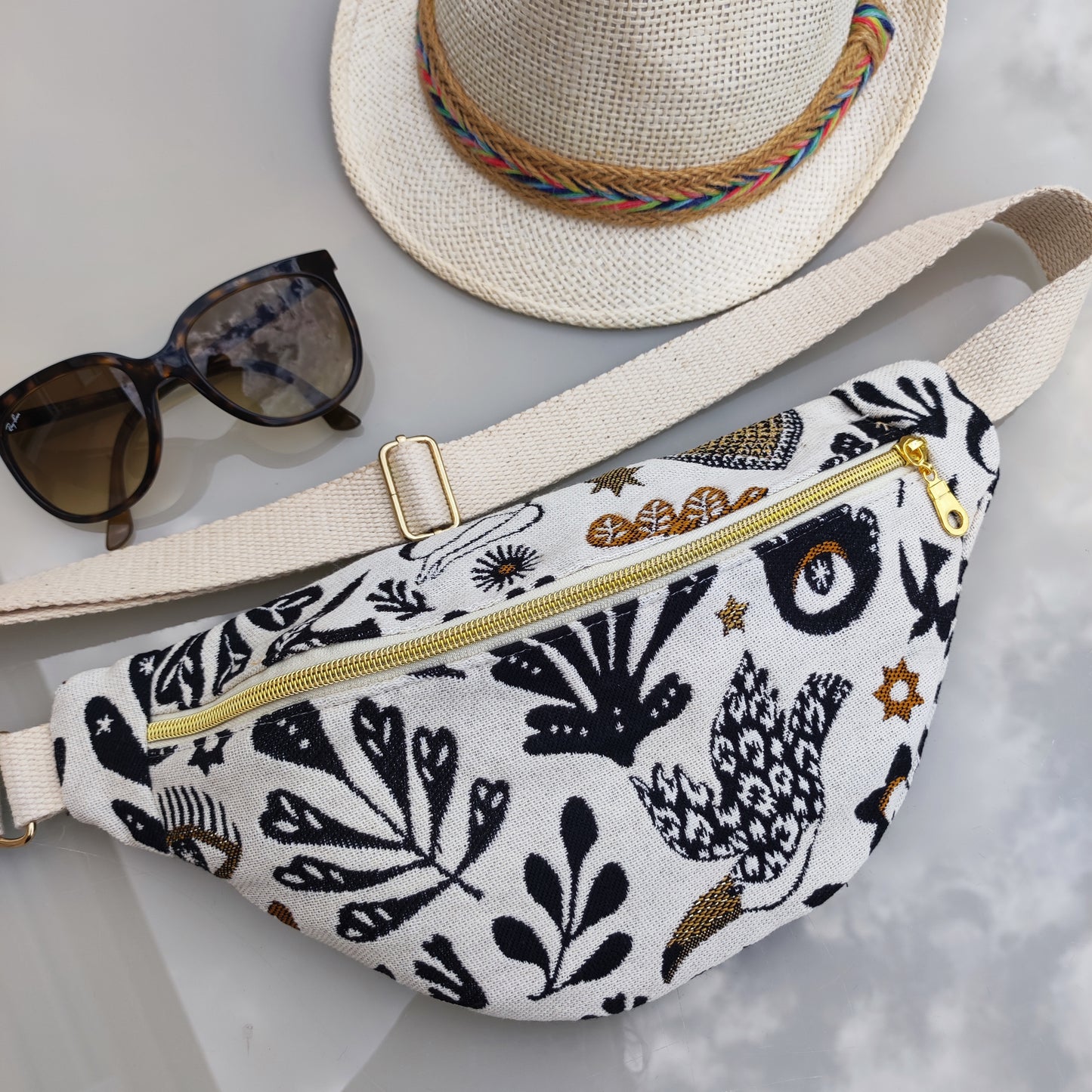 Sac Banane Mage Noir et Or sangle écru