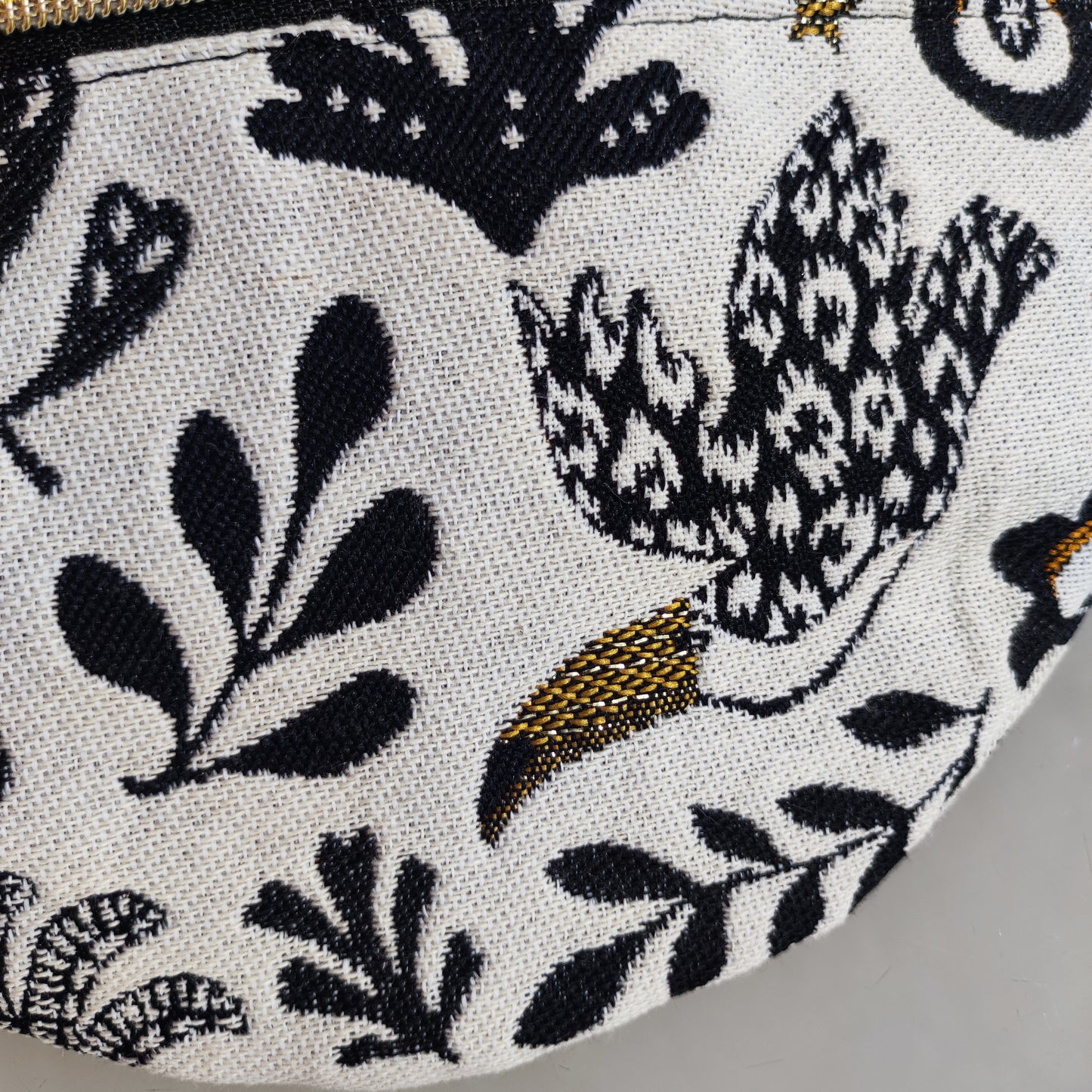 Sac banane Mage Noir et Or sangle Noire