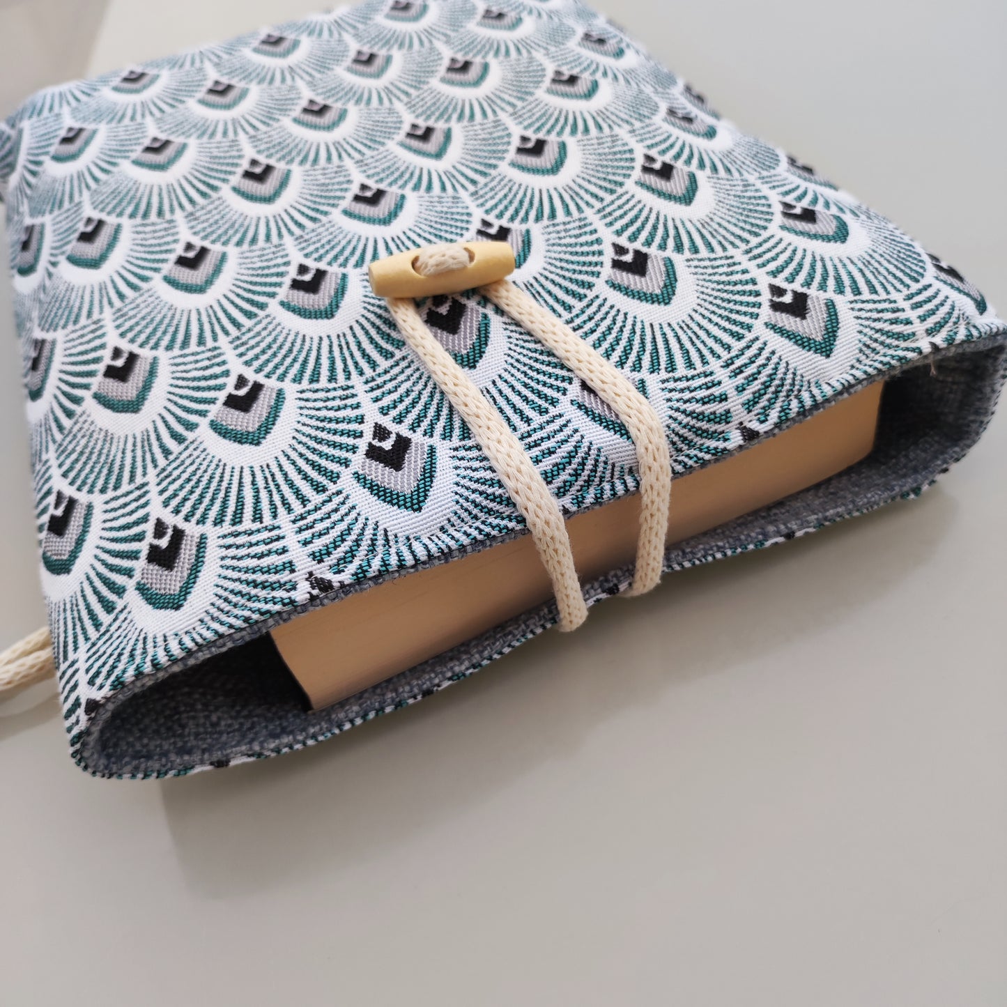 Pochette à livre (format poche) Écailles