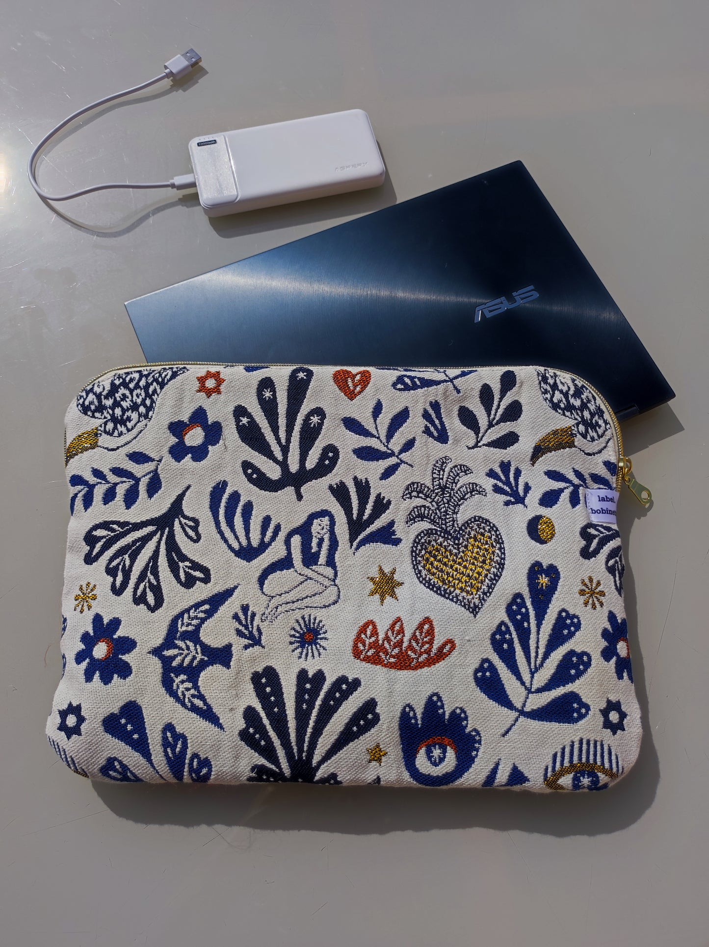 Housse Tablette /Ordinateur Mage bleu et or