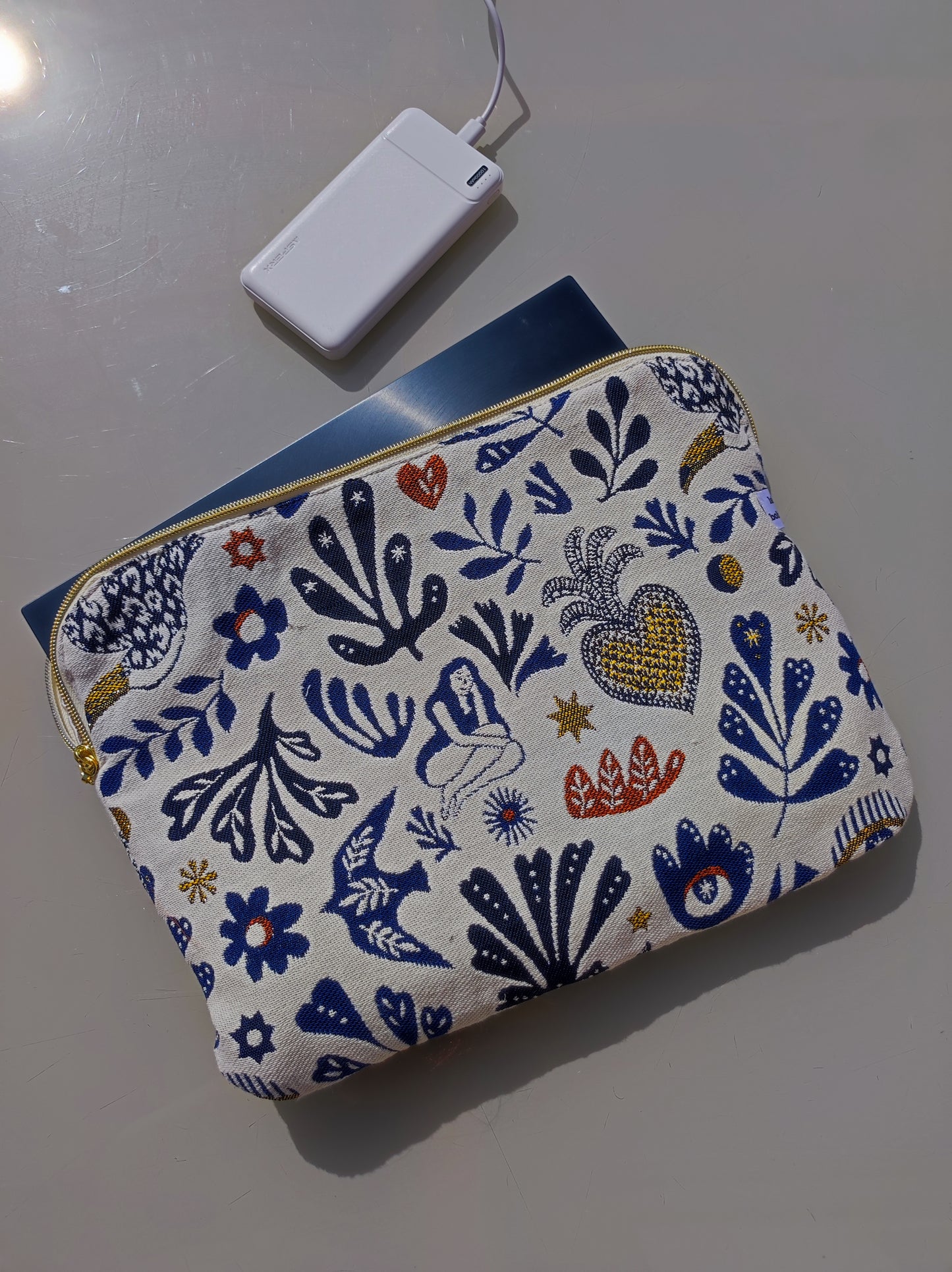 Housse Tablette /Ordinateur Mage bleu et or