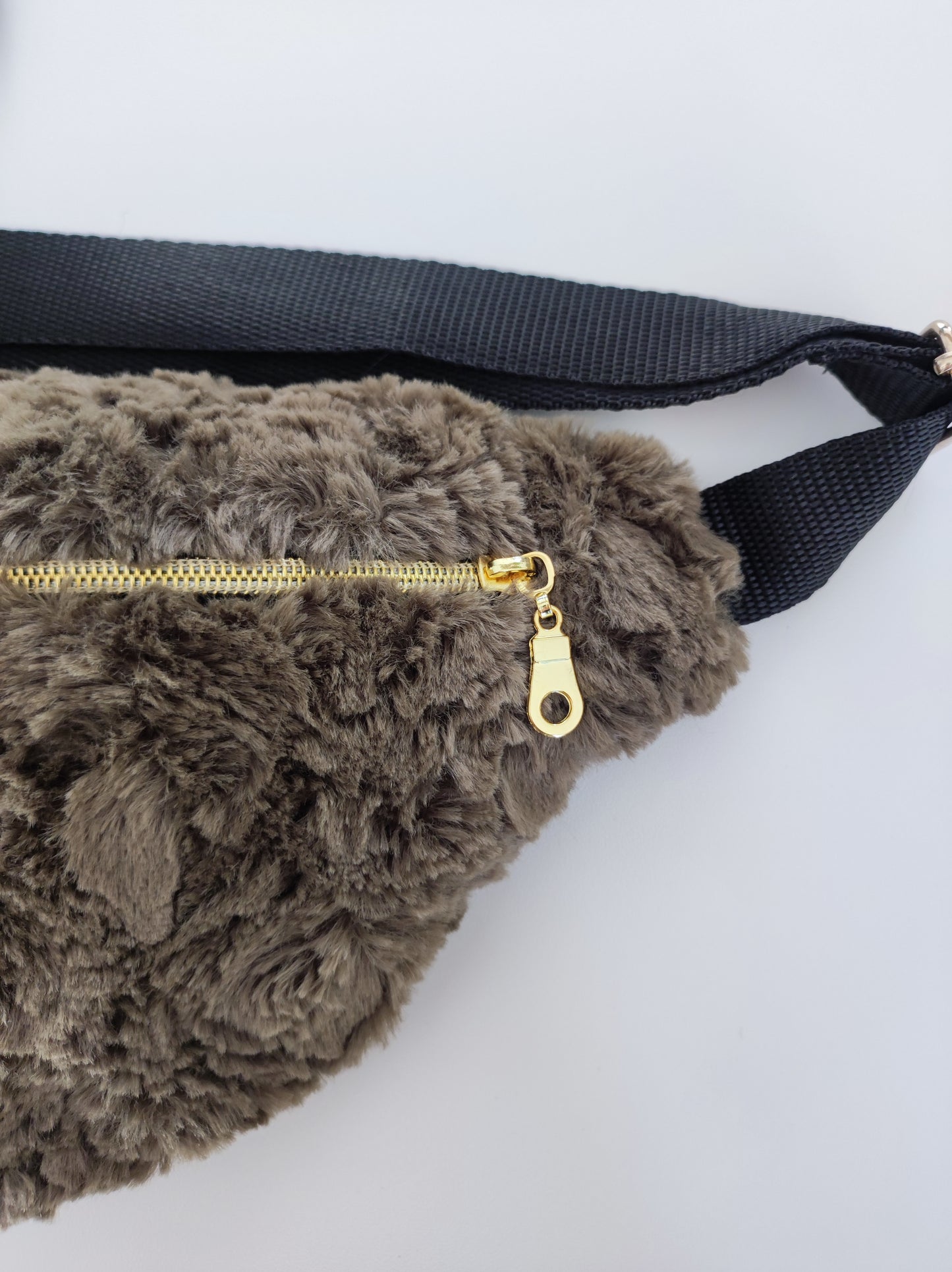 Sac Banane M fausse fourrure kaki