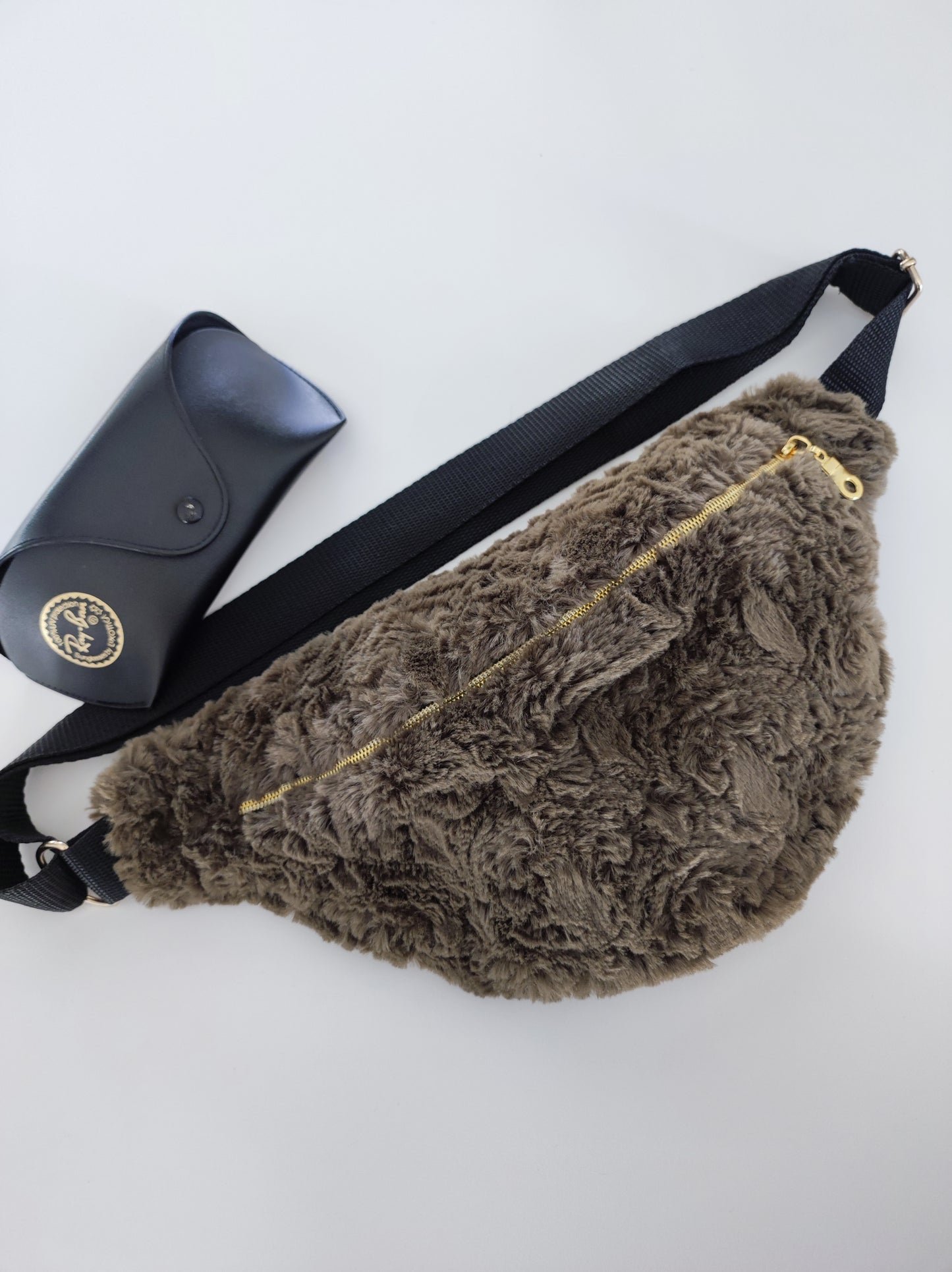 Sac Banane M fausse fourrure kaki