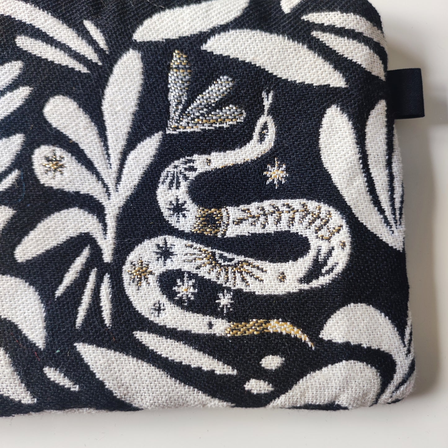 Pochette jacquard Mystic fond Noir et Or