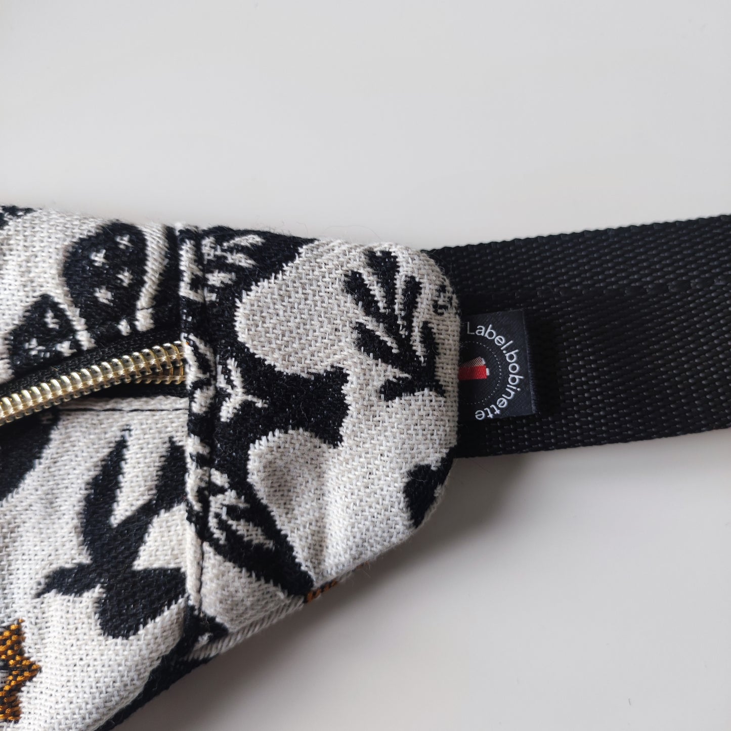 Sac banane Mage Noir et Or sangle Noire
