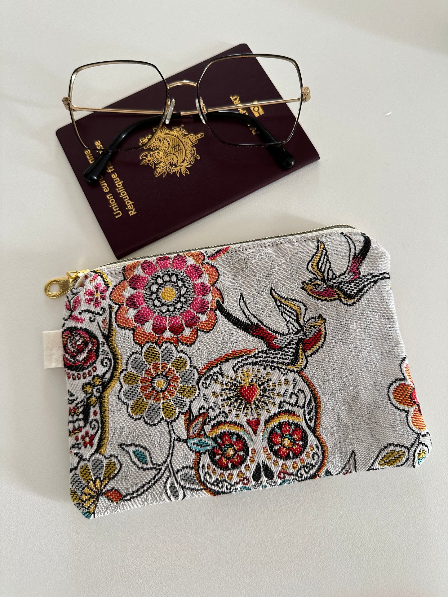 Porte-cartes Cristobal fond blanc
