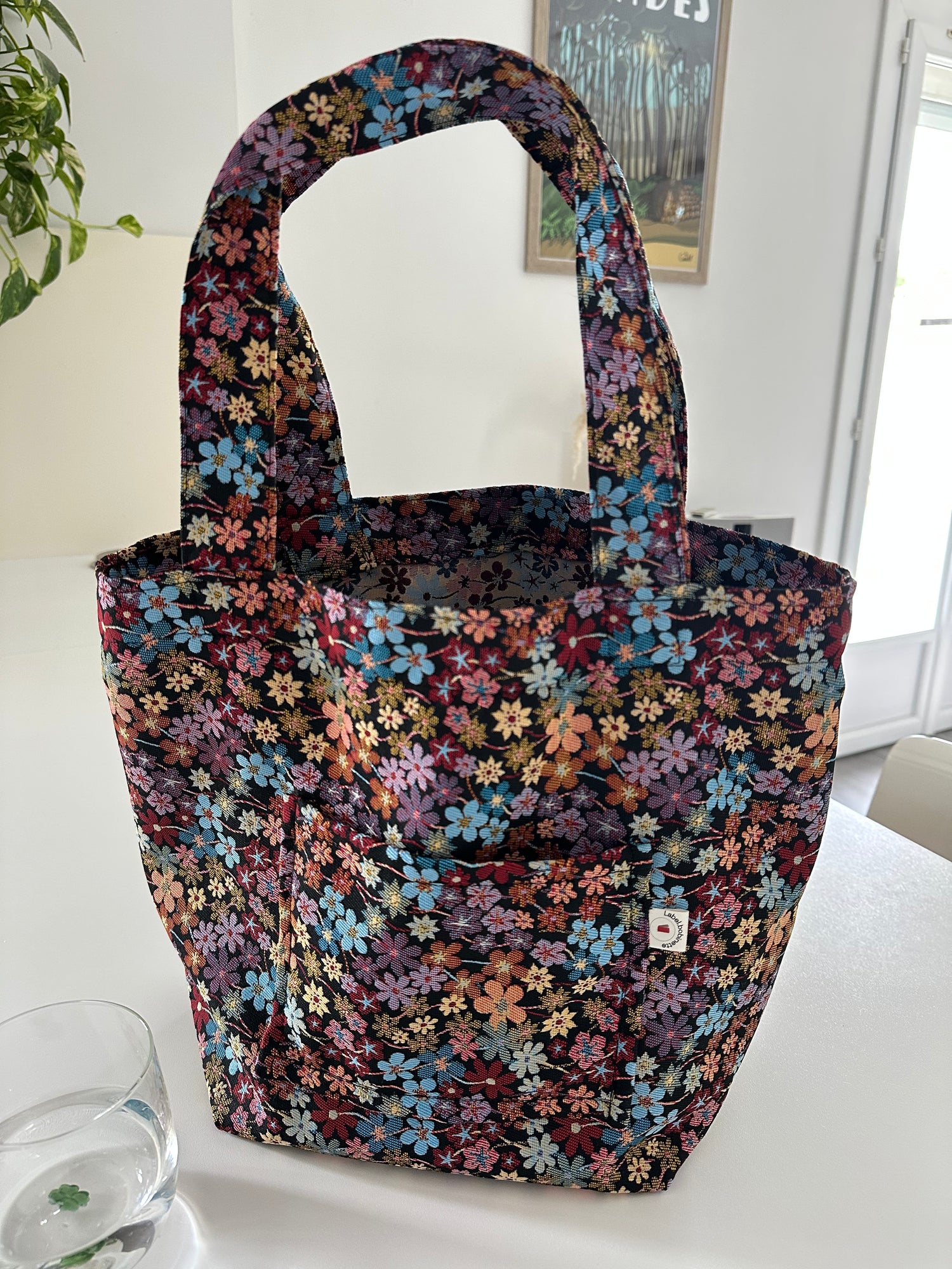 Tote bag