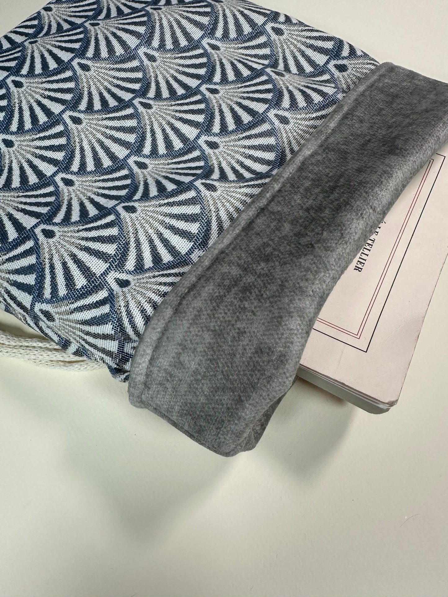 Pochette à livre jacquard Écailles