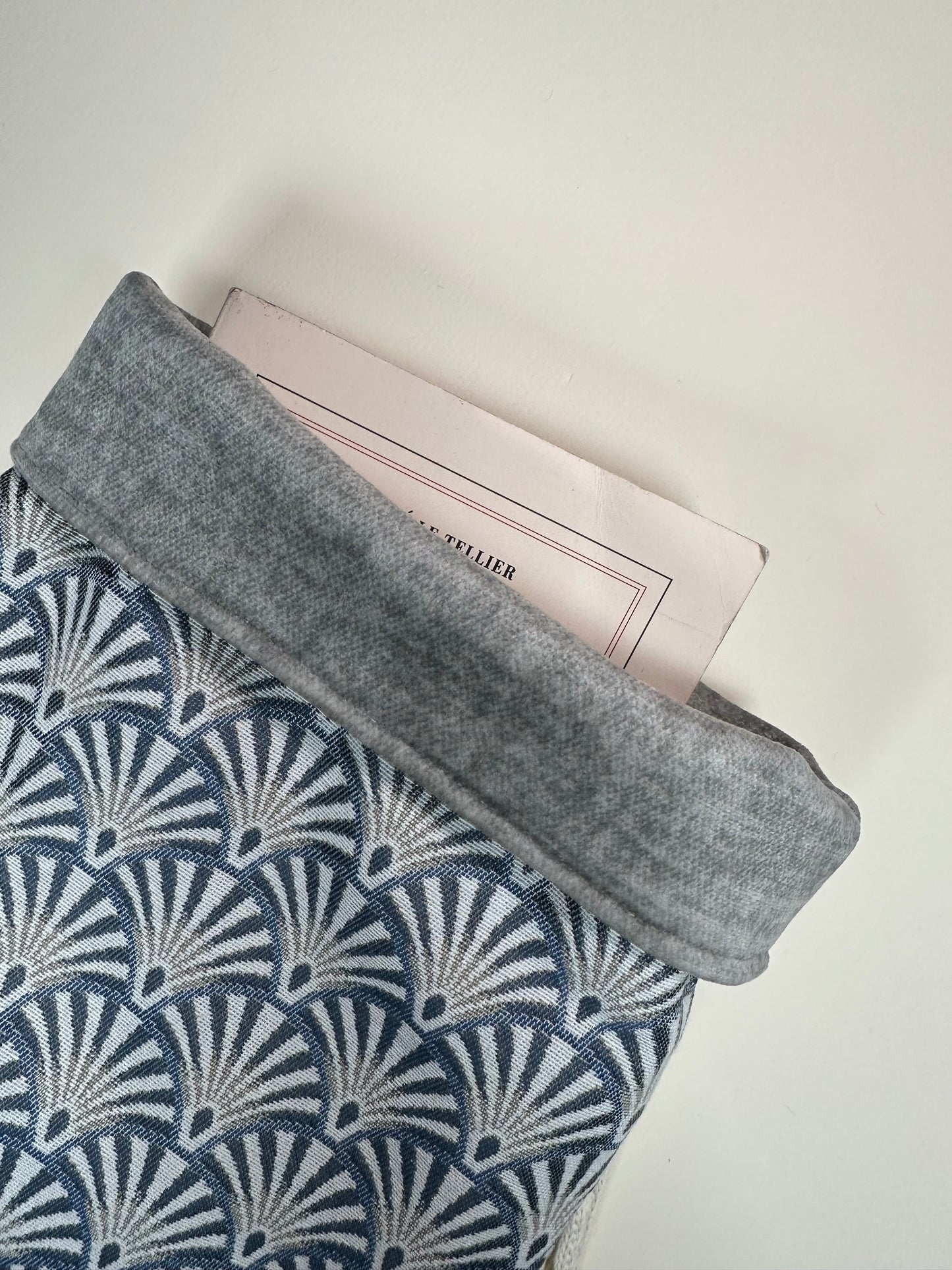 Pochette à livre jacquard Écailles