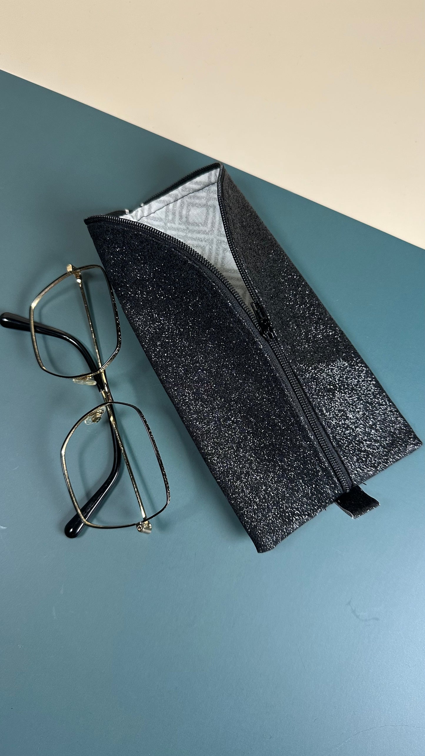 Trousse berlingot noir pailleté