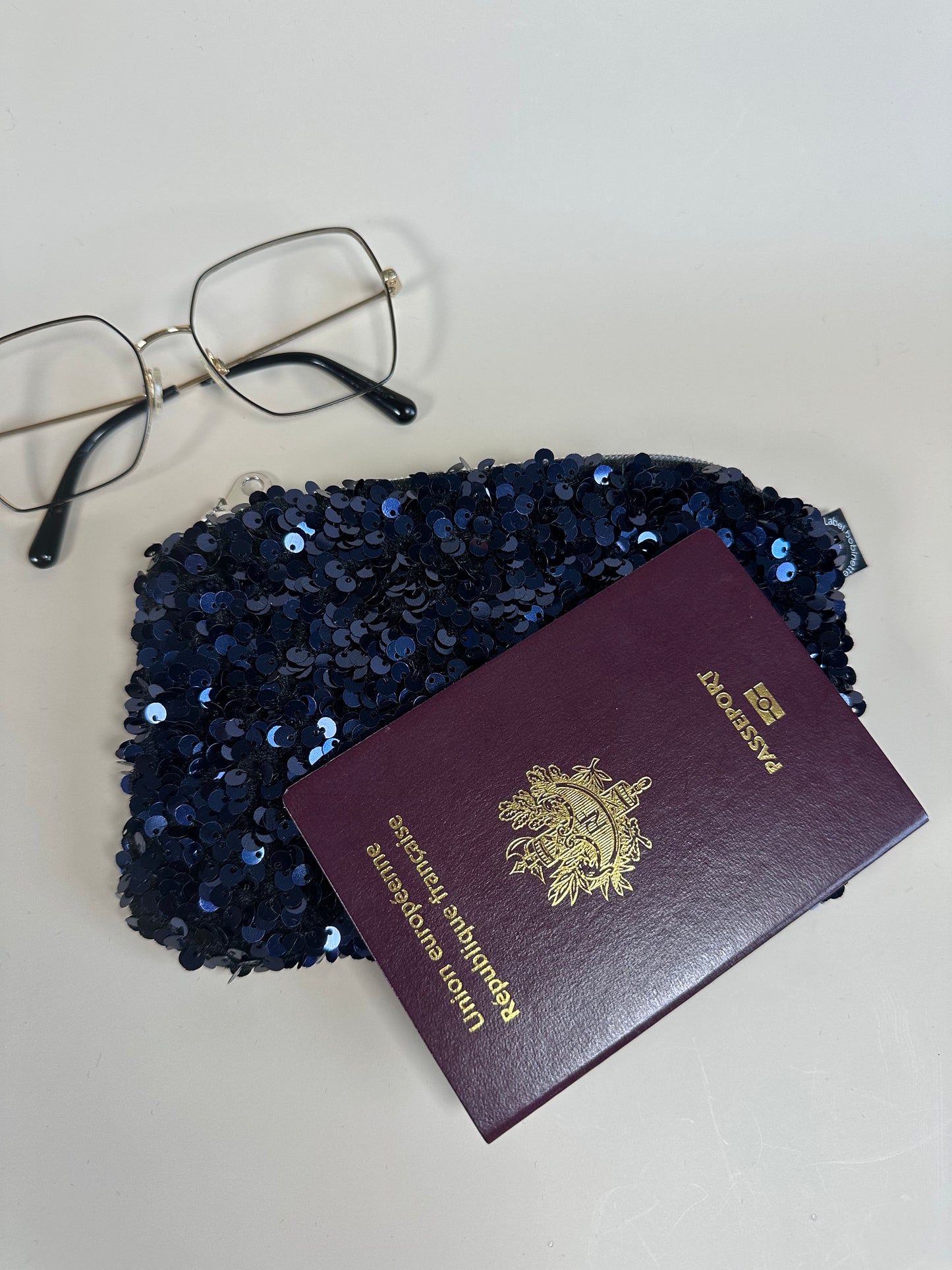 Porte carte sequins bleus