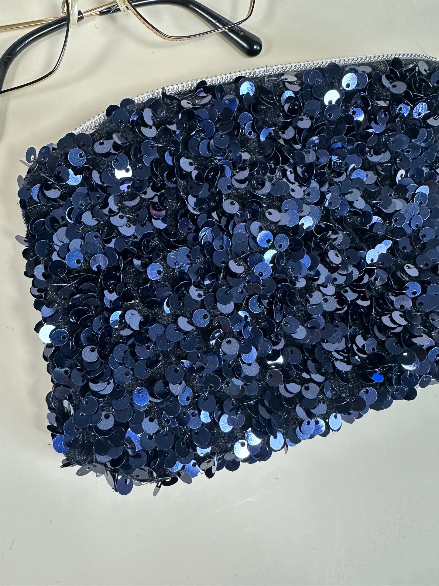 Porte carte sequins bleus