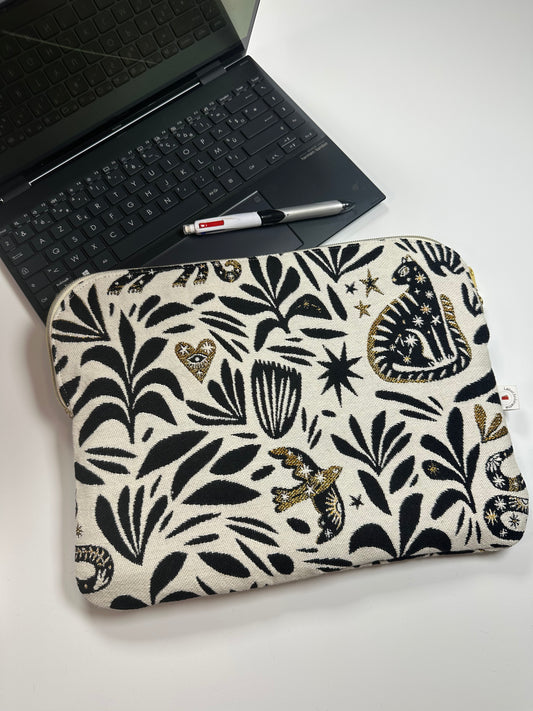 Housse pour ordinateur Mystic noir et or.